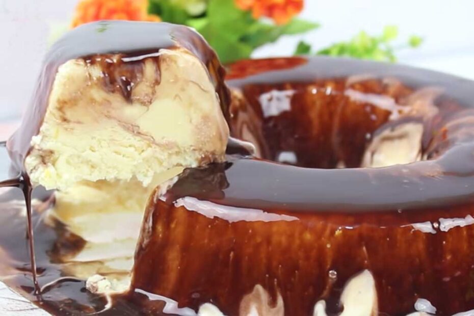 Pudim Sorvete com Calda de Chocolate