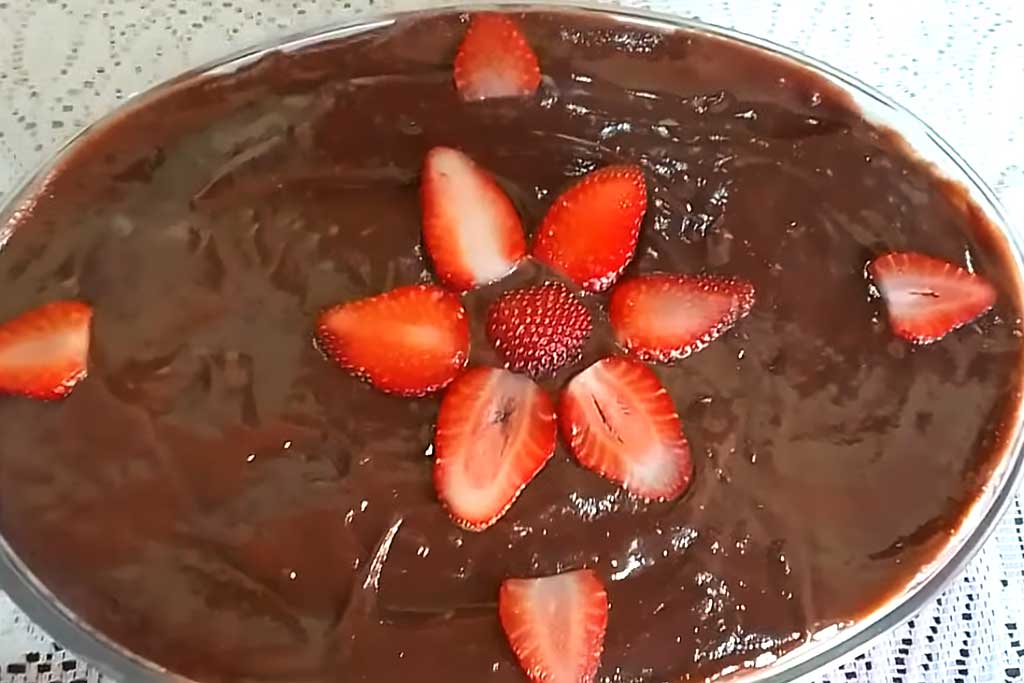 Pavê de Bis com Morango