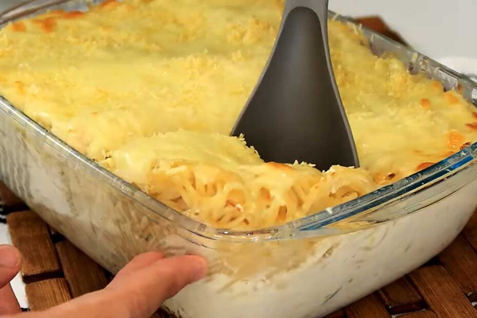 Macarrão ao Molho Branco com Frango