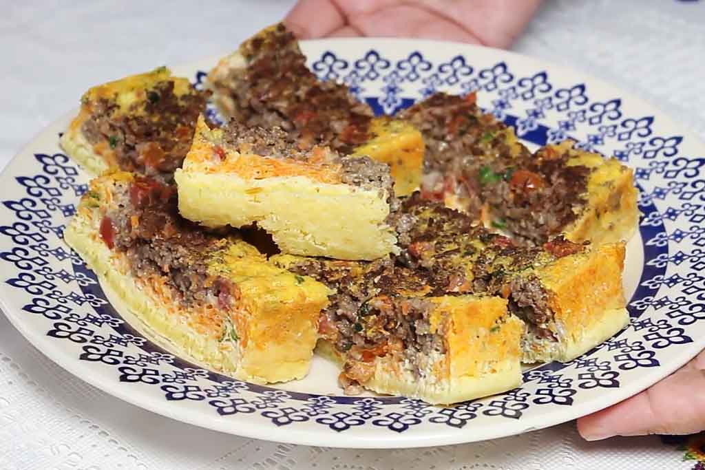 Torta de Tapioca com Carne Moída