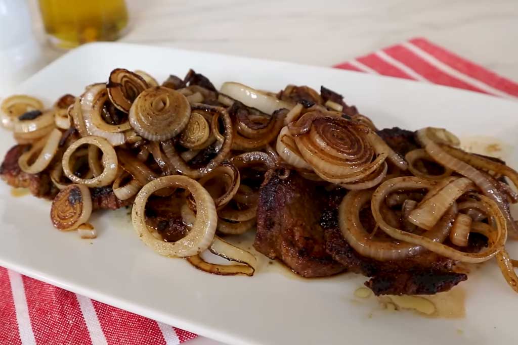 Bife Acebolado