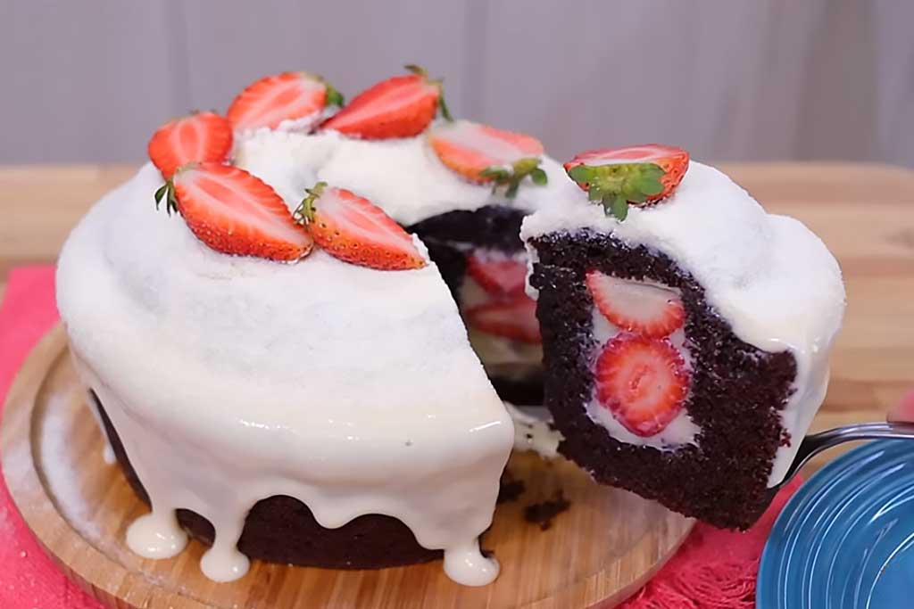 Bolo Bombom de Morango