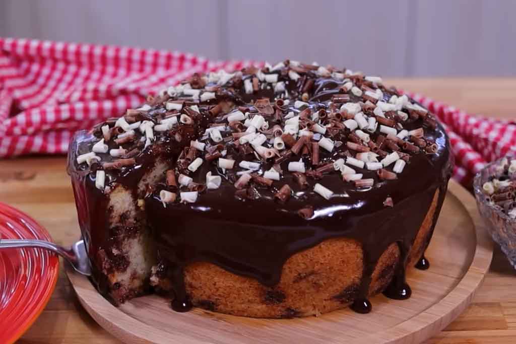 Bolo com Gotas de Chocolate