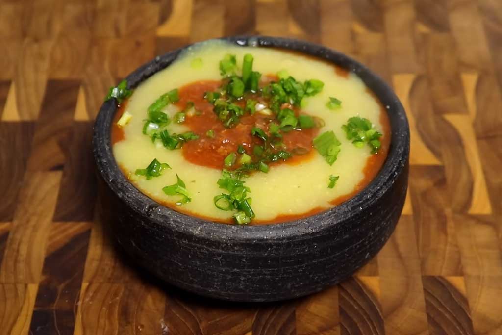 Angu à Baiana com Molho Bolonhesa