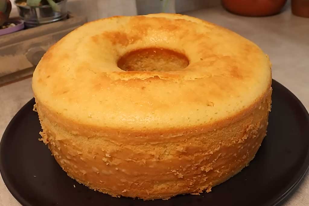 Bolo de Limão e Leite de Coco