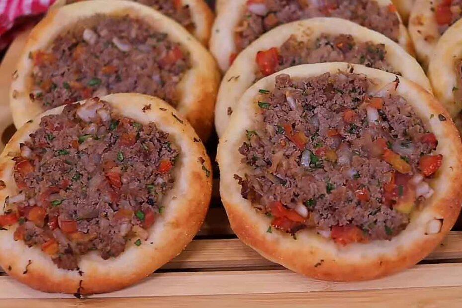 Esfiha Aberta de Carne