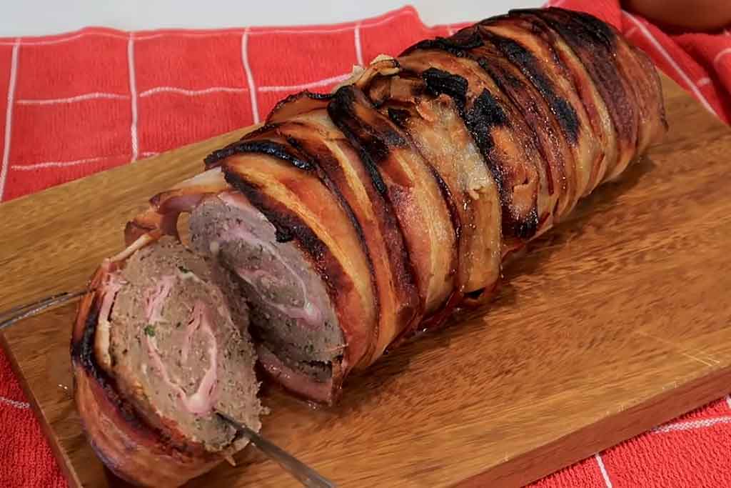 Rocambole de Carne Moída com Bacon