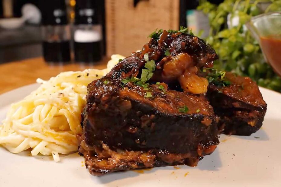 Costela Braseada com Molho de Vinho