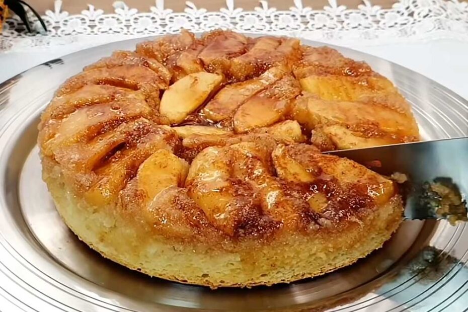 delicioso bolo de maçã caramelizada