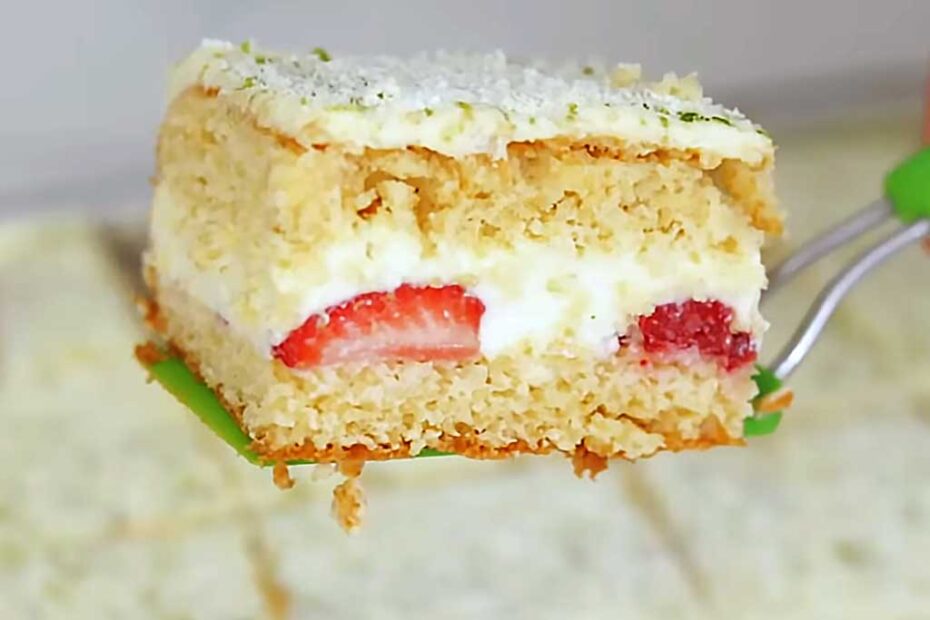 Bolo Gelado de Limão com Morangos