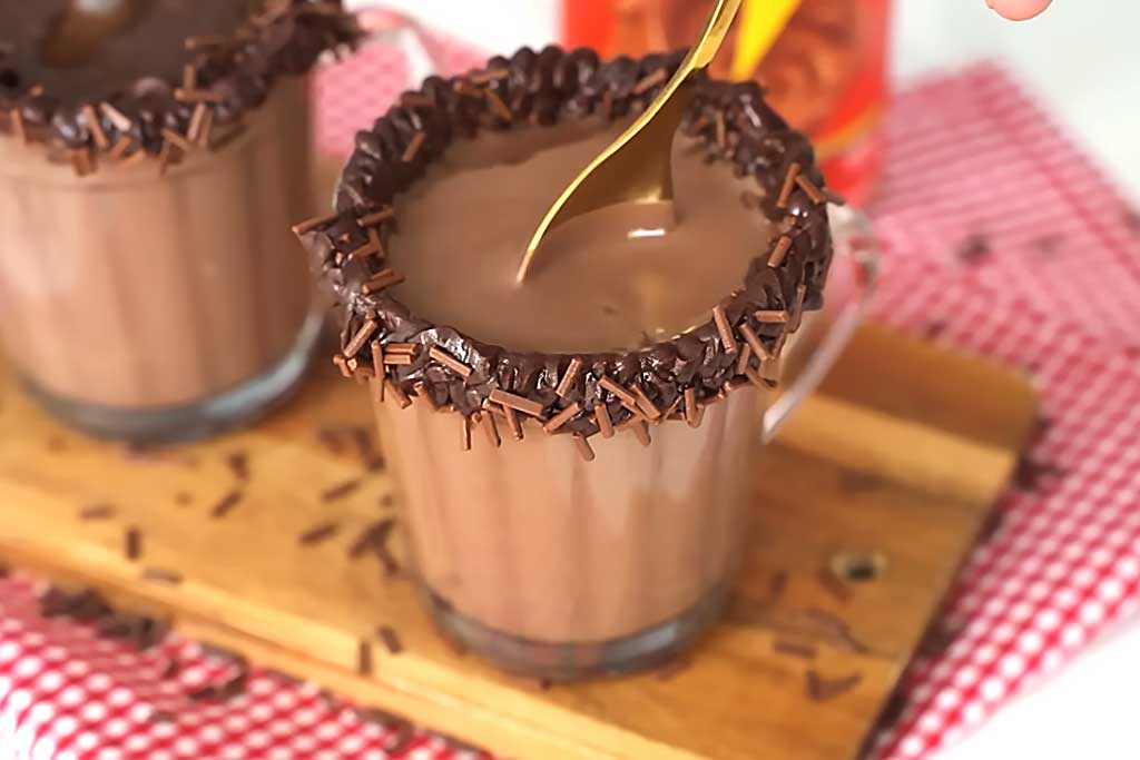 Chocolate Quente Cremoso com Nescau