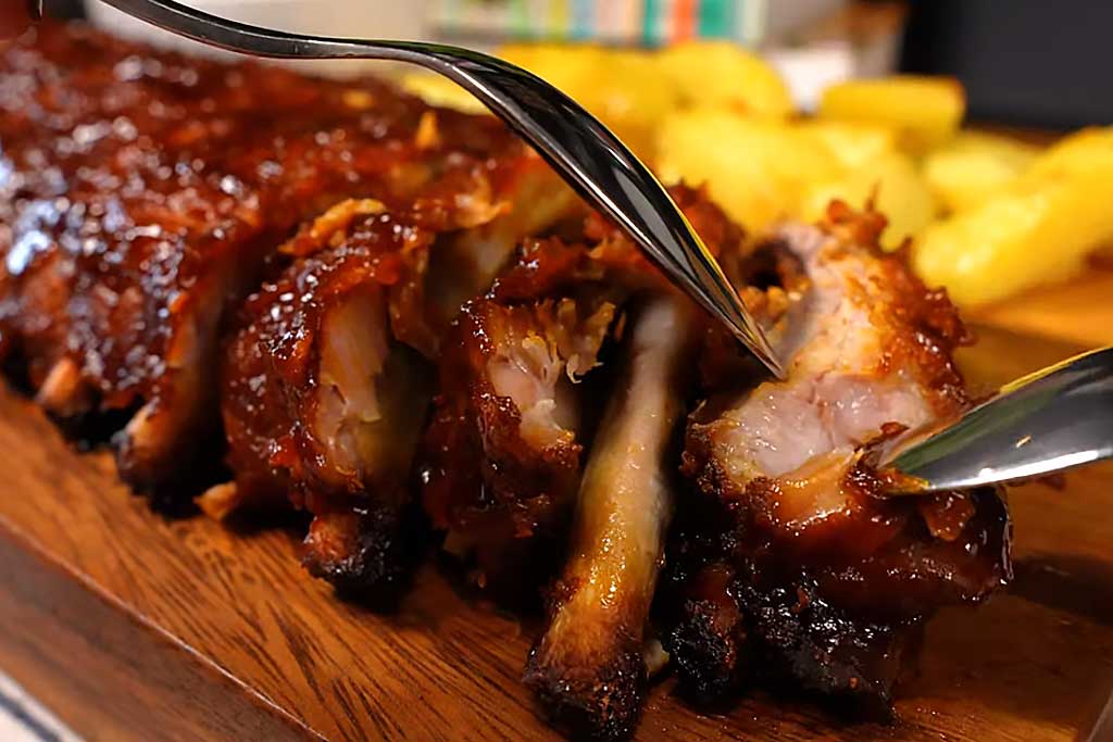 Costelinha Assada com Molho Barbecue