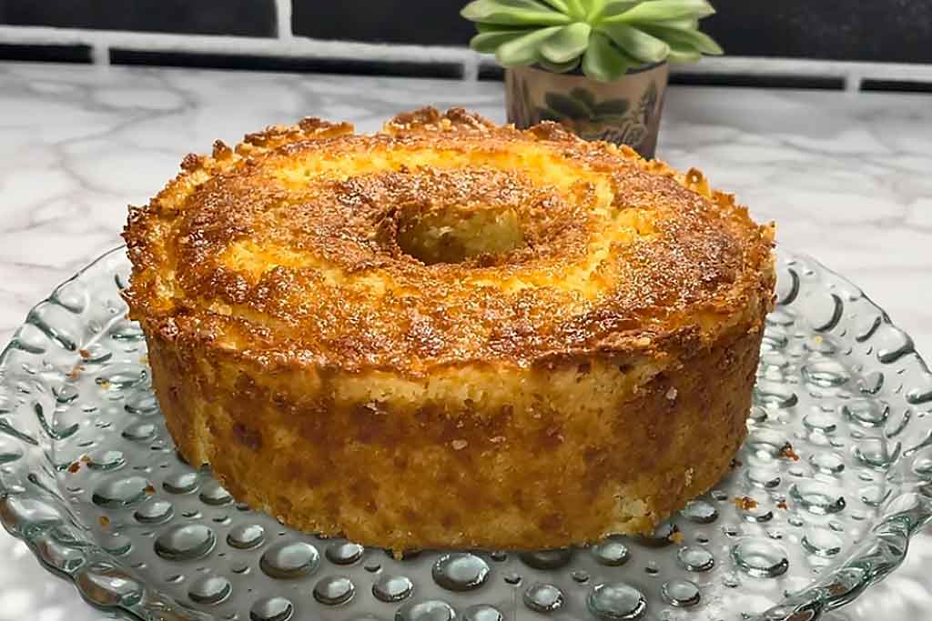 Delicioso Bolo de Coco Molhadinho