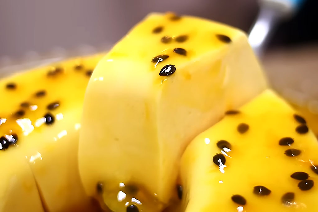 Mousse de Maracujá em Forma de Pudim