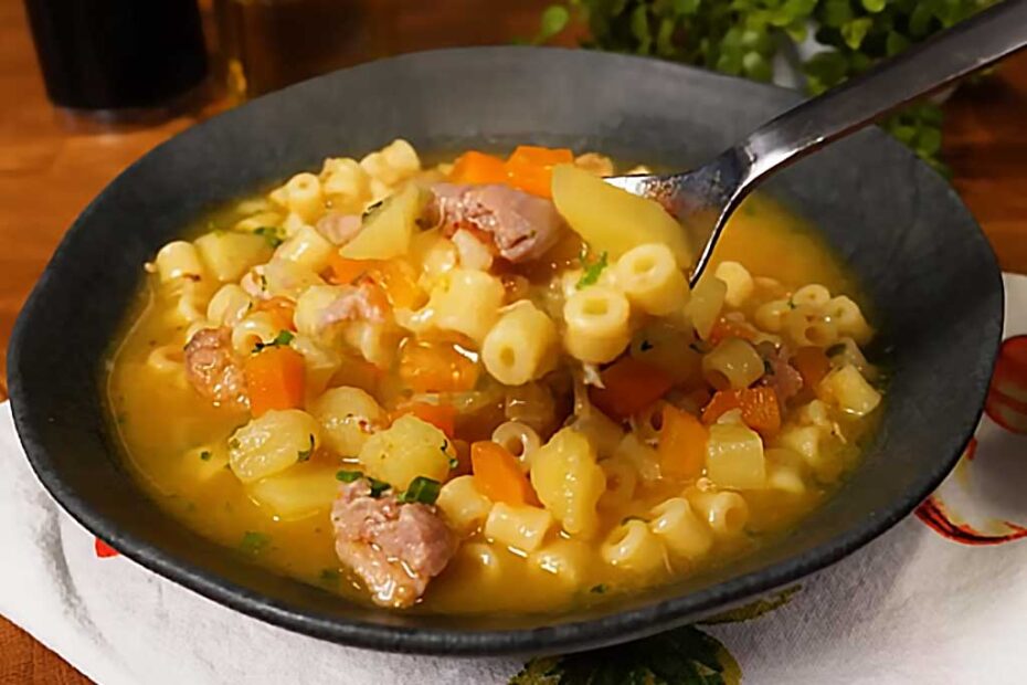 Sopa de Legumes com Frango e Macarrão