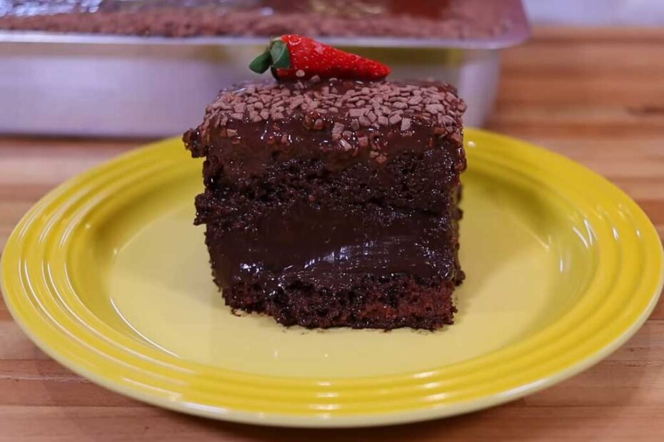 Bolo Chocolatudo com Recheio