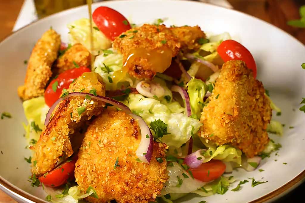 Salada com Frango Crocante