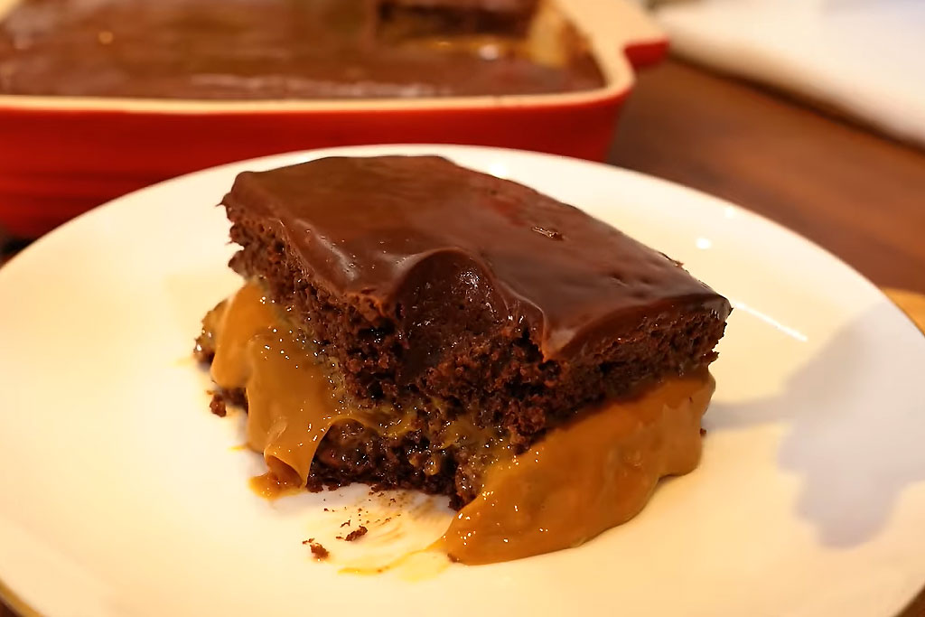 Bolo de Pão de Mel na Travessa