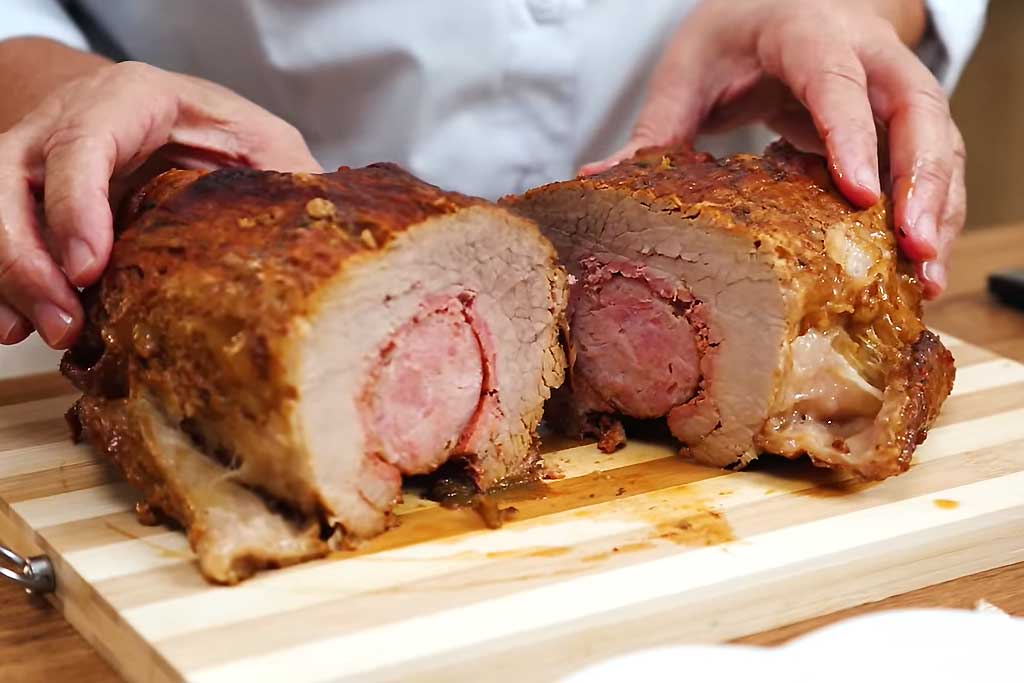 Lagarto Recheado com Linguiça Calabresa