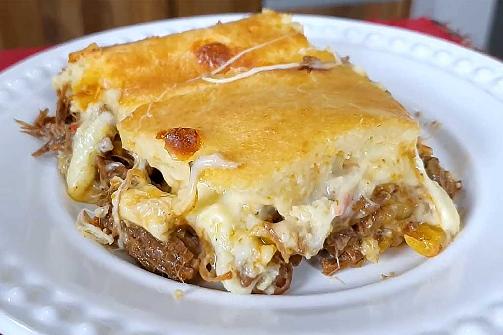 Torta de Liquidificador com Carne Louca