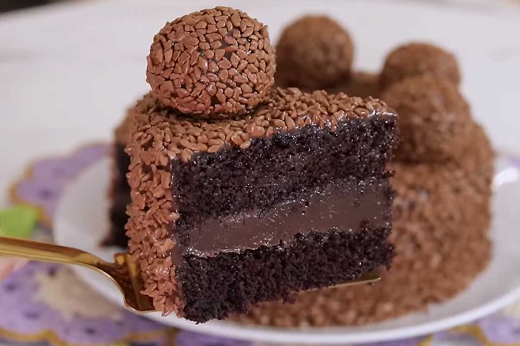 Bolo Chocolatudo Molhadinho