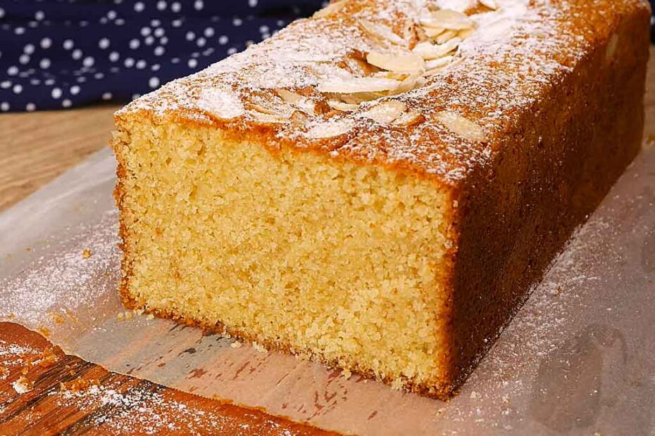 Bolo de Laranja Amanteigado com Amêndoas