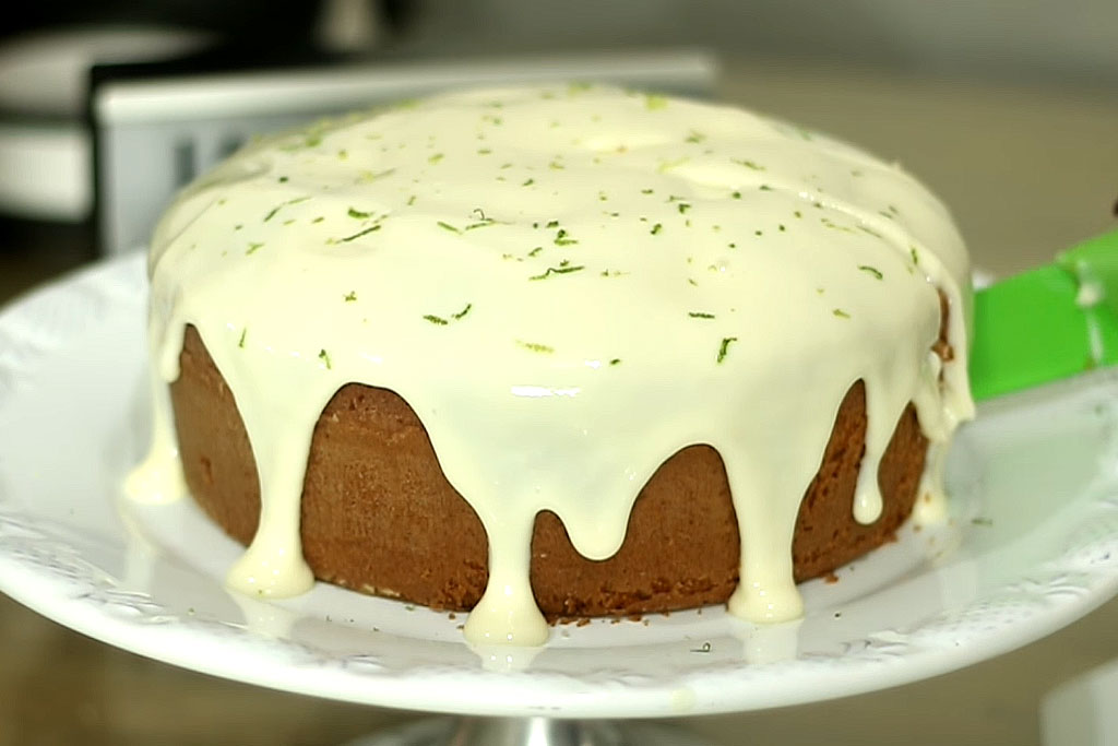 Bolo de Iogurte com Limão