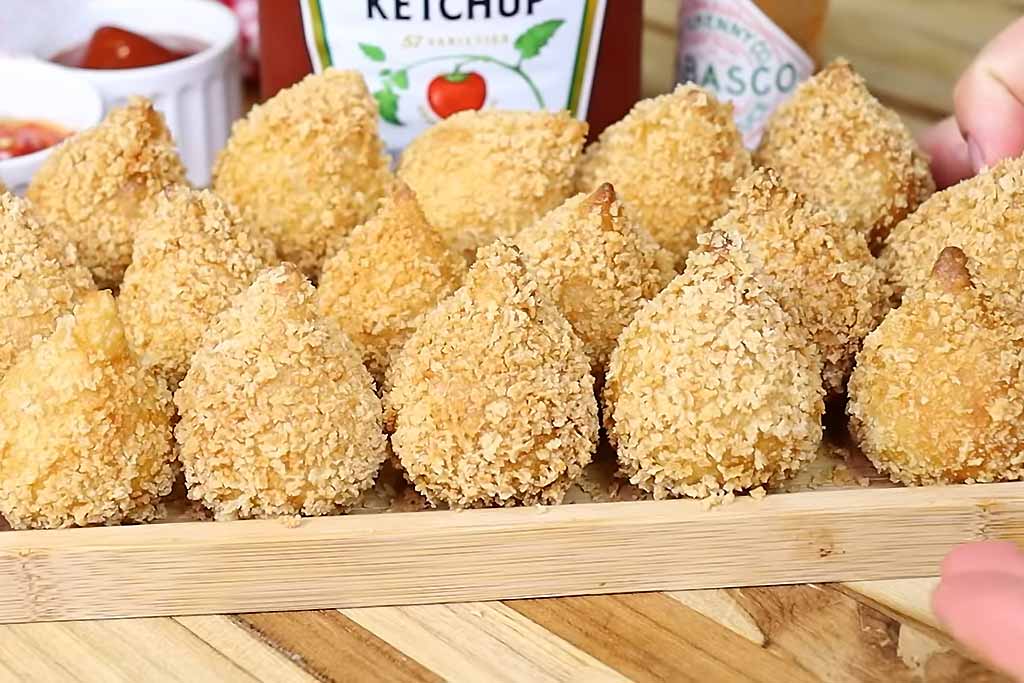 Coxinha de Frango Crocante e Suculenta