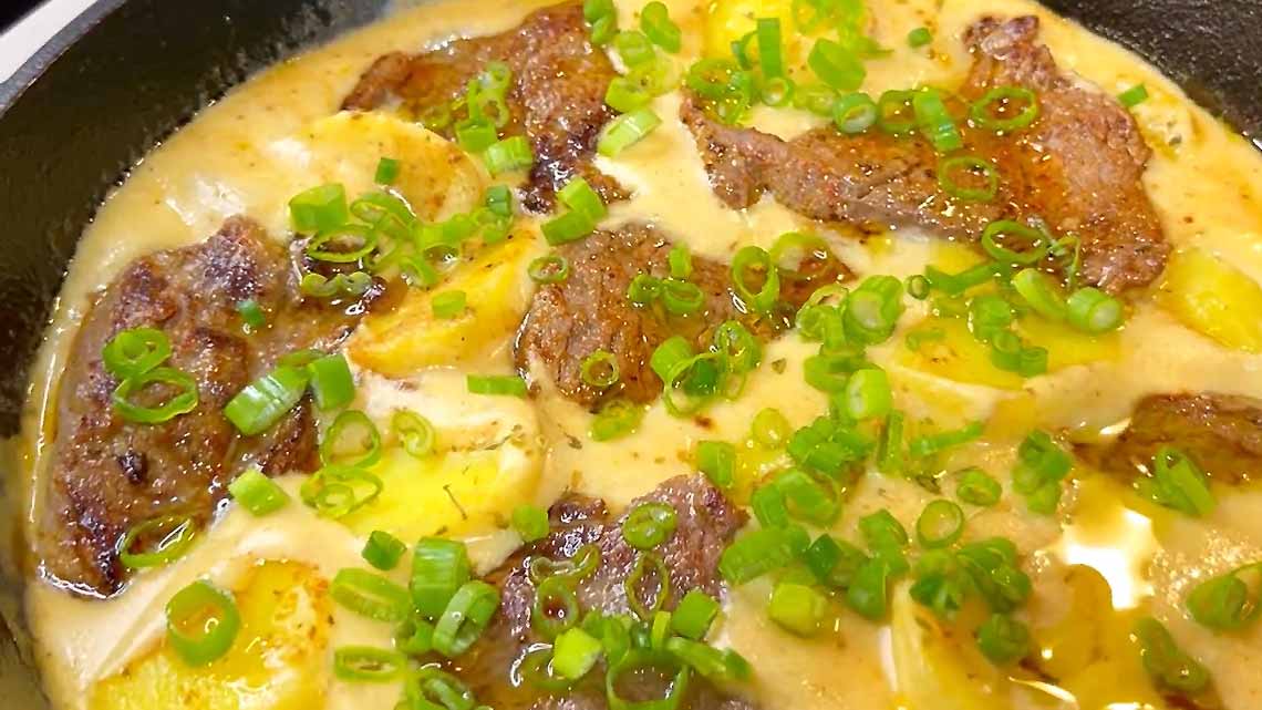 Filé com Batata e Molho Branco