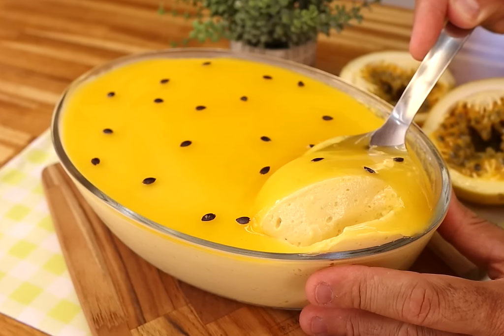 Mousse de Maracujá com Geleia