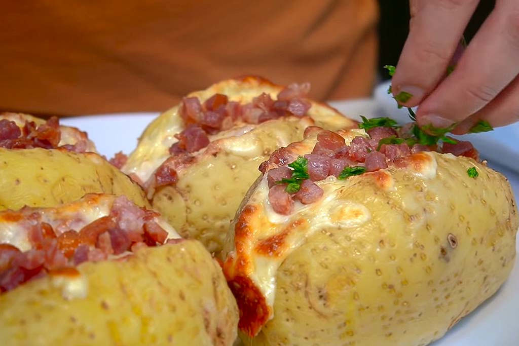 Batata Recheada com Calabresa