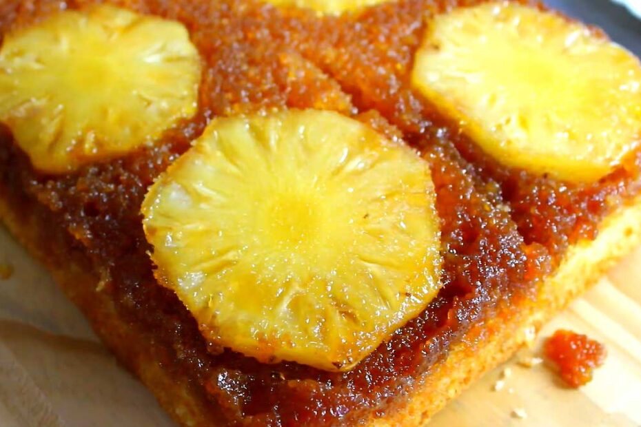 Bolo de Abacaxi Caramelizado Fofinho