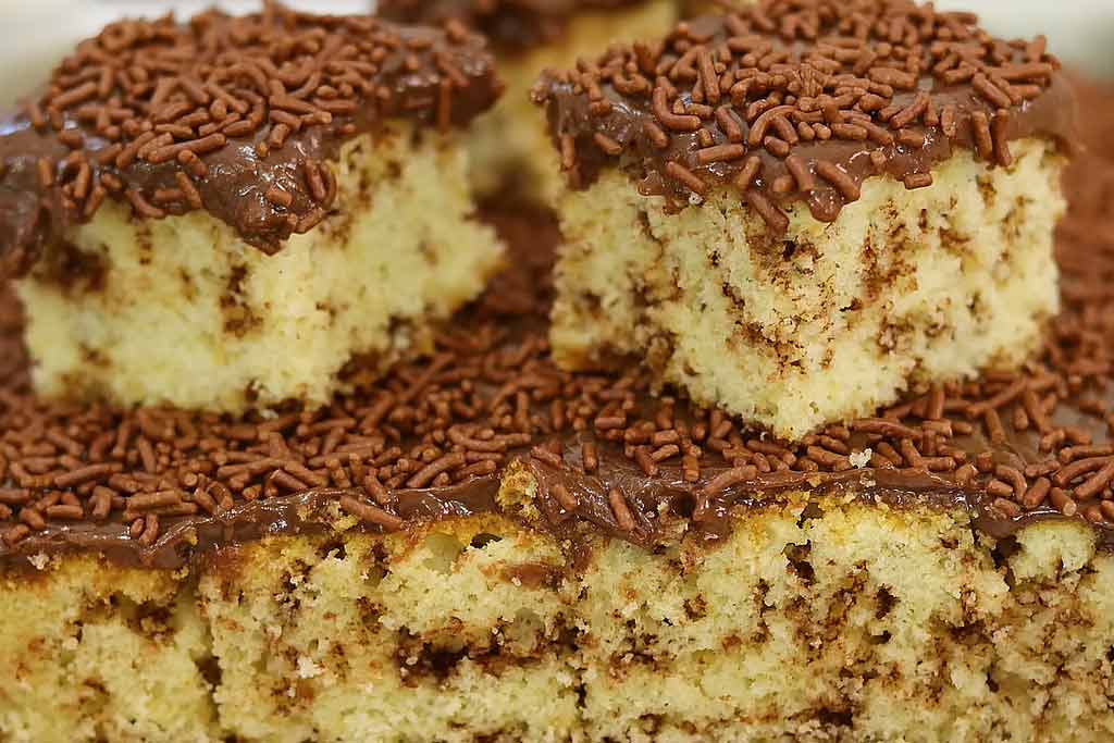 Bolo Formigueiro com Cobertura Cremosa