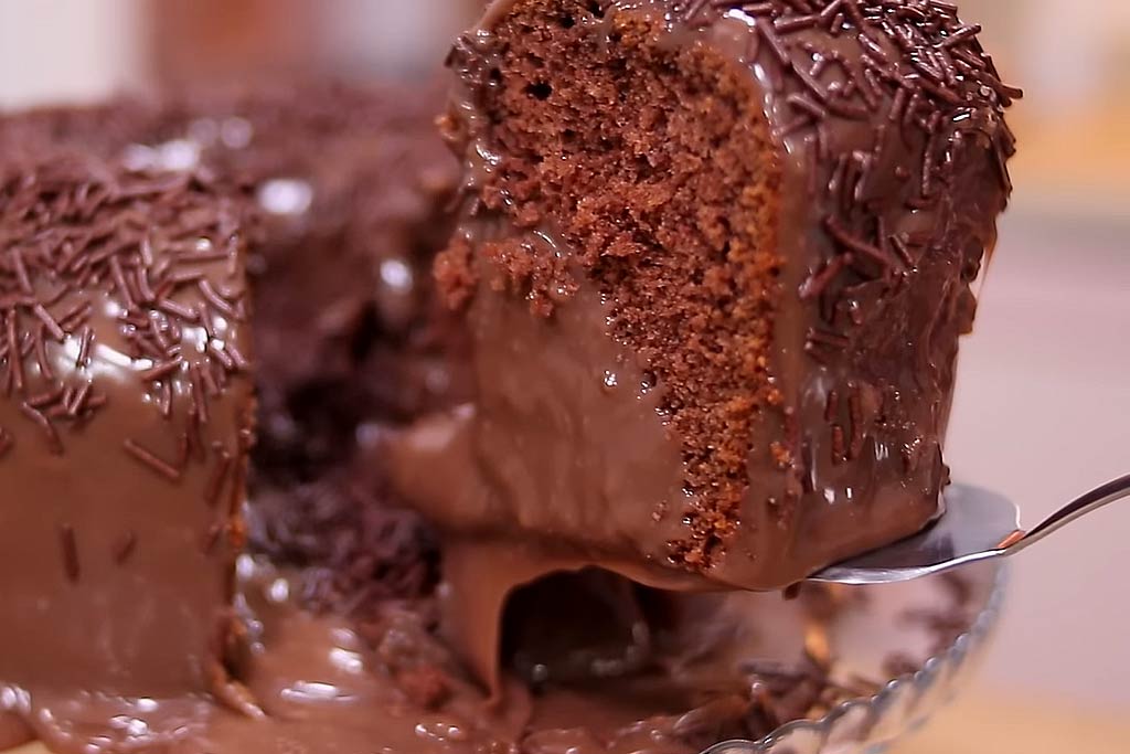 Bolo Vulcão de Chocolate com Brigadeiro