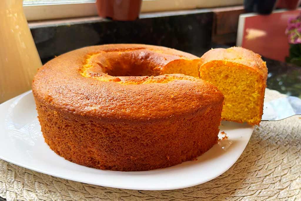 Bolo de Cenoura com Milho