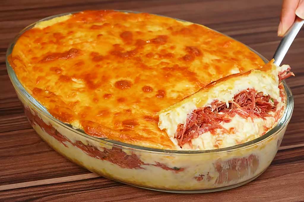 Mandioca de Forno com Carne