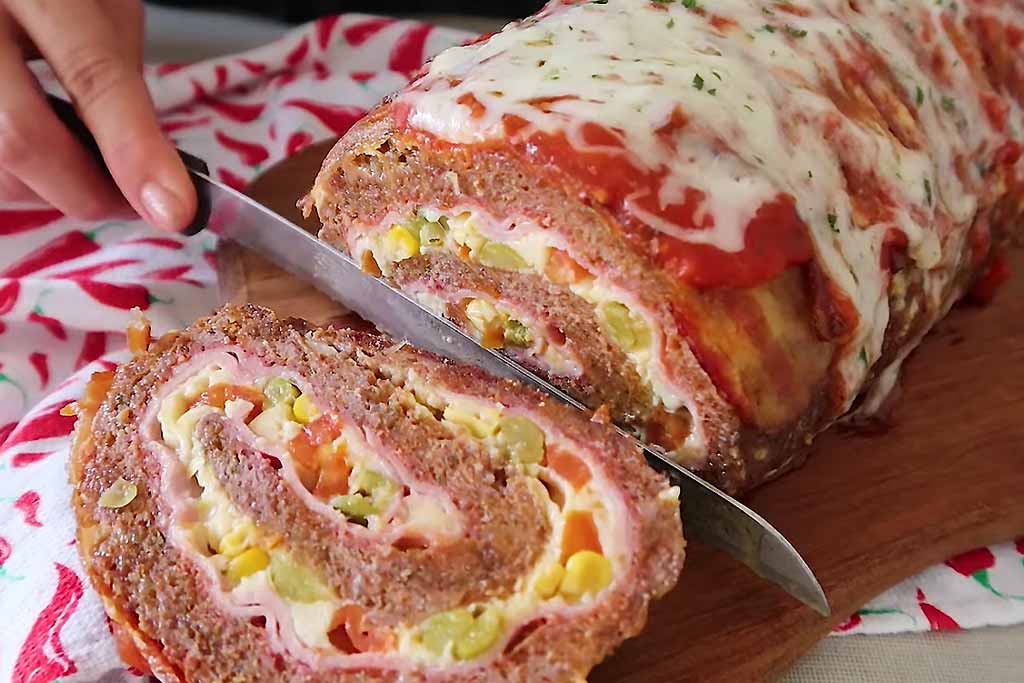 Rocambole de Carne Recheado com Presunto