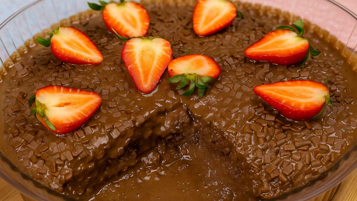 Bolo Alagado de Chocolate com Brigadeiro