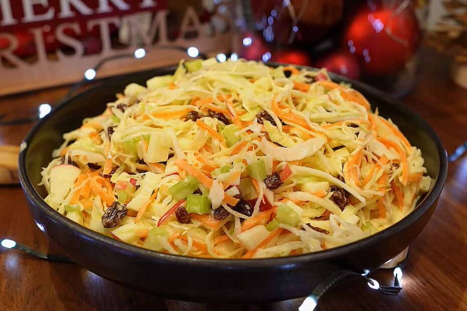 Salada de Repolho Cremosa e Refrescante