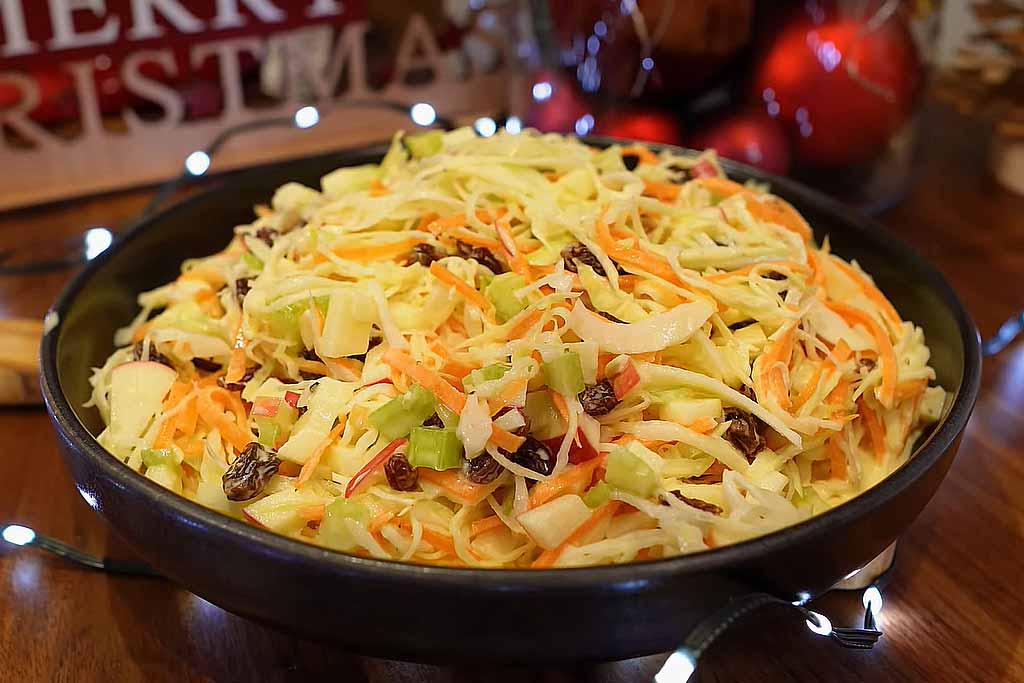 Salada de Repolho Cremosa e Refrescante