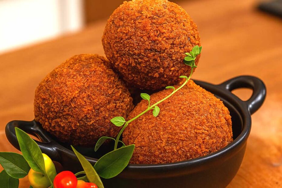 Bolinho Crocante de Costela com Queijo