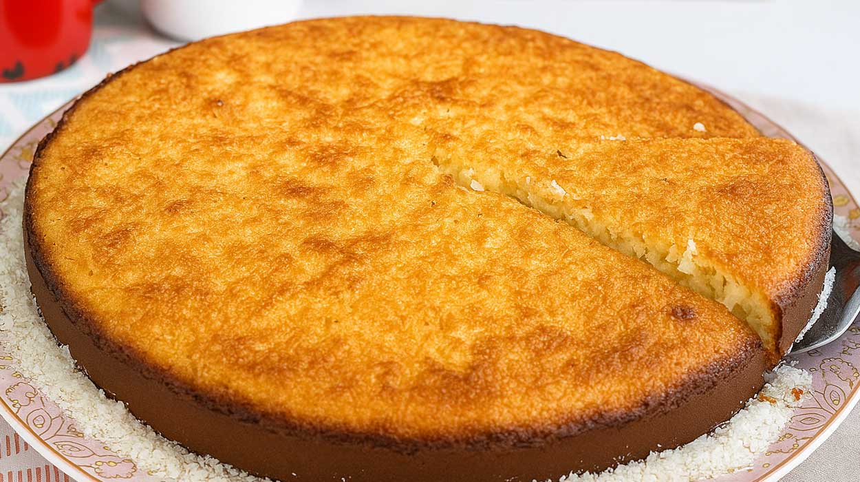 Bolo Molhadinho Fácil de Coco