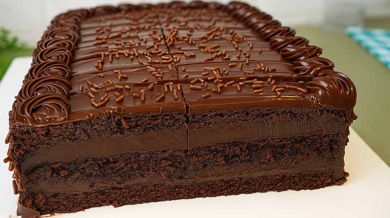 Bolo de Brigadeiro Retangular com Recheio