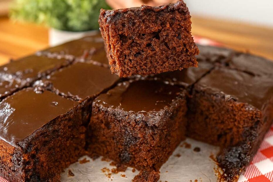 Bolo de Chocolate com Casquinha Crocante