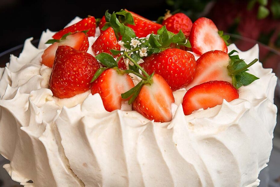 Pavlova com Morangos Crocante