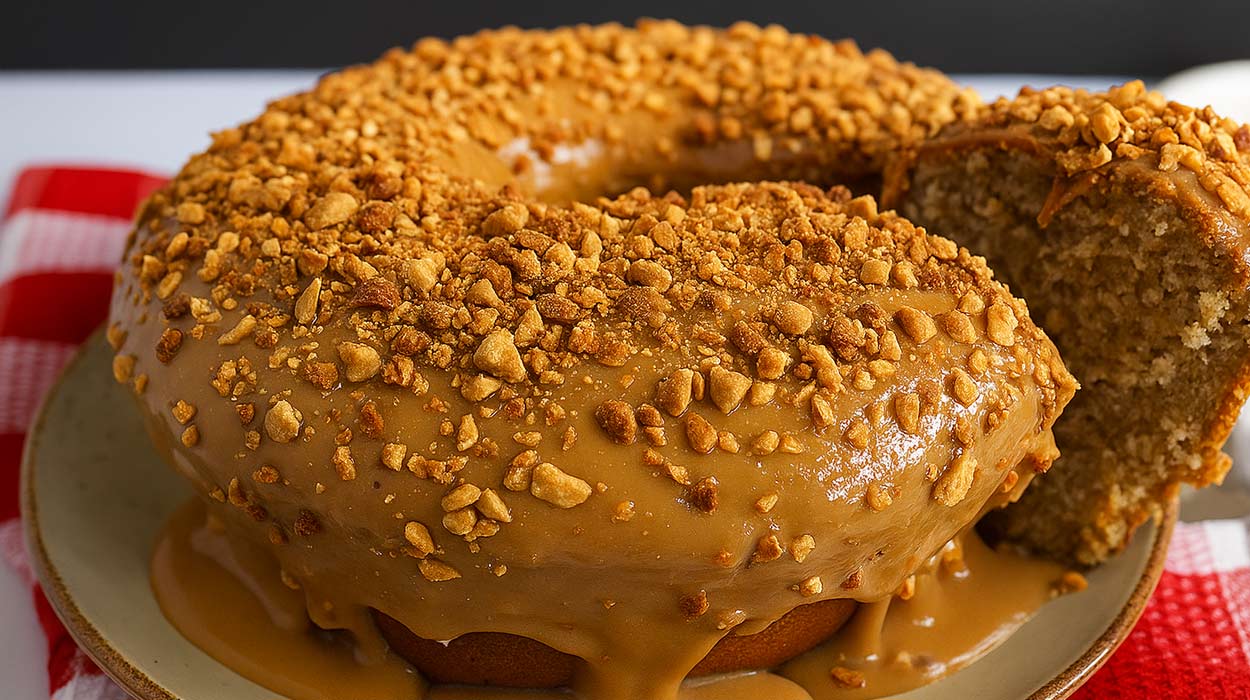 Bolo de Amendoim com Doce de Leite