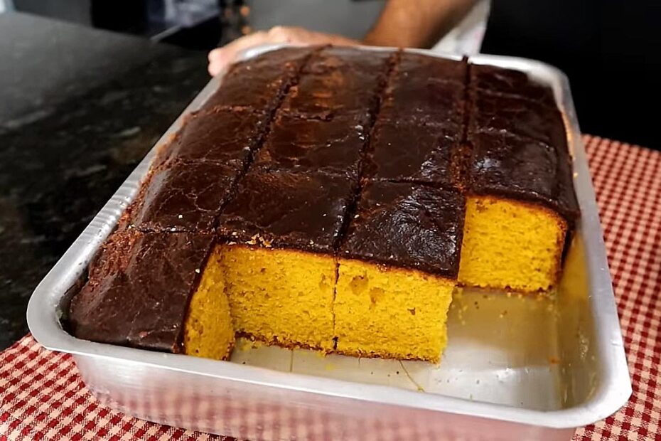 Bolo de Cenoura com Casquinha Crocante