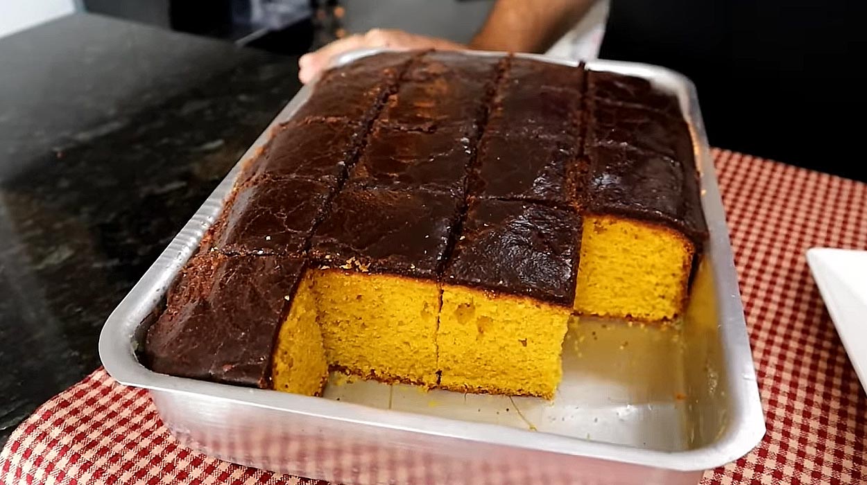 Bolo de Cenoura com Casquinha Crocante