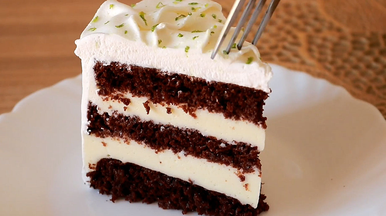 Bolo de Chocolate Facil com Mousse