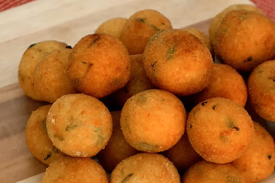 Bolinho de Mandioca com Queijo Fácil